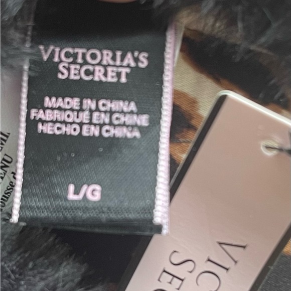 Pink Victoria secret cheetah slippers - Picture 5 of 7